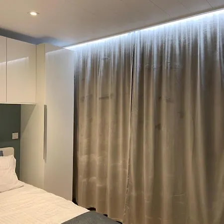 Santhooftb 0905 Apartment